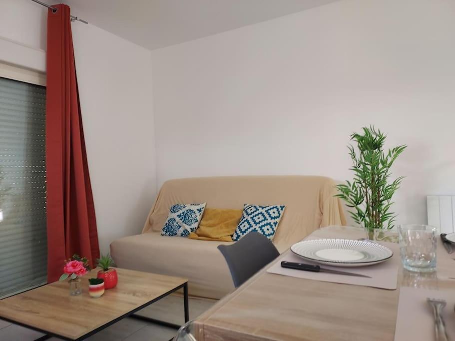 Maison Cosy 3 Chambres A La Campagne L'Abergement-Sainte-Colombe Экстерьер фото